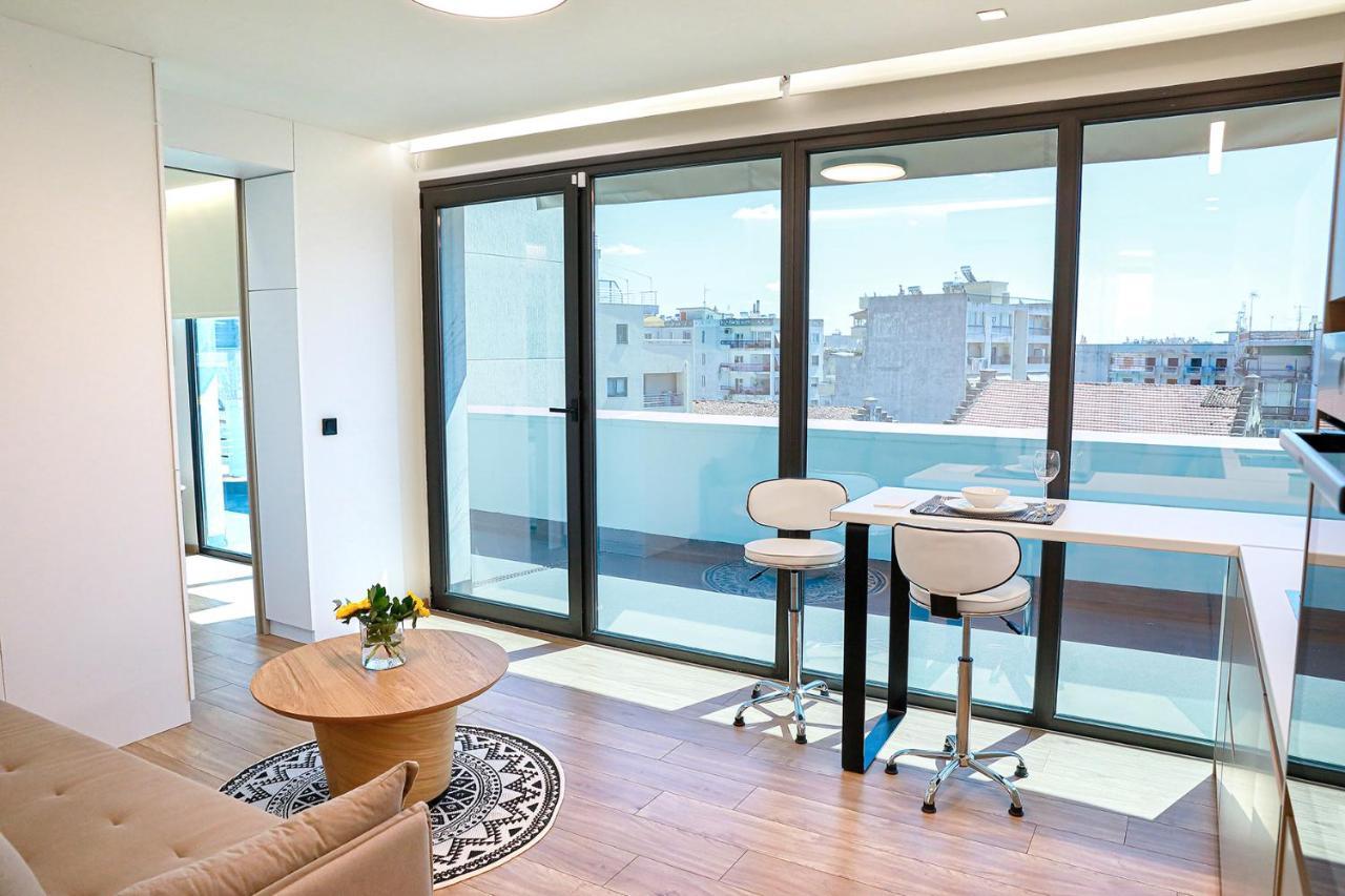 The First Key Luxury & Small Apartment In The Center Of İskeçe Dış mekan fotoğraf