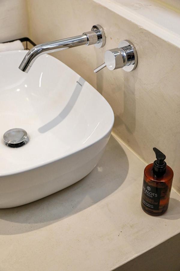 The First Key Luxury & Small Apartment In The Center Of İskeçe Dış mekan fotoğraf